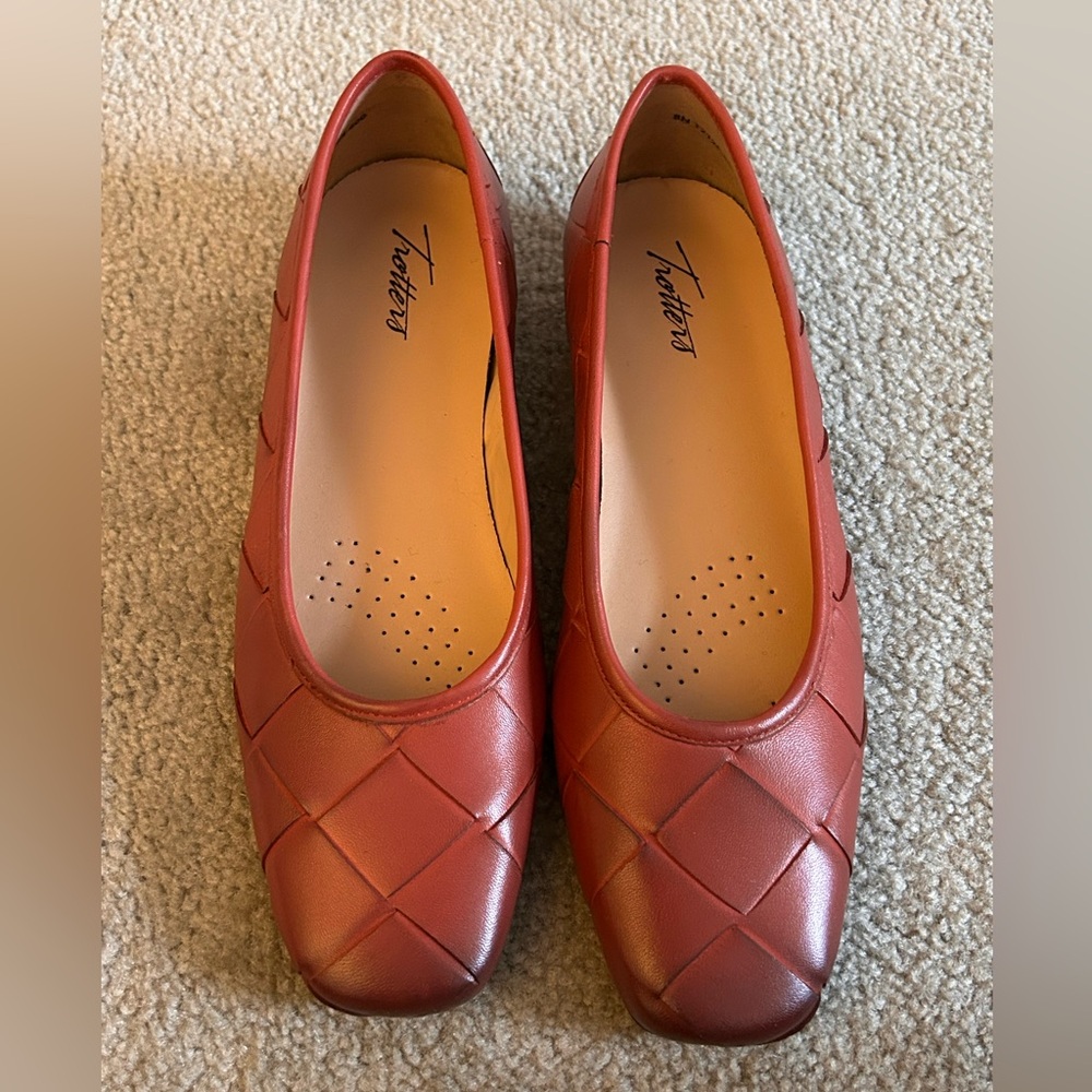 TROTTERS HANNY BROWN LEATHER WOVEN BALLET FLATS SZ 8N